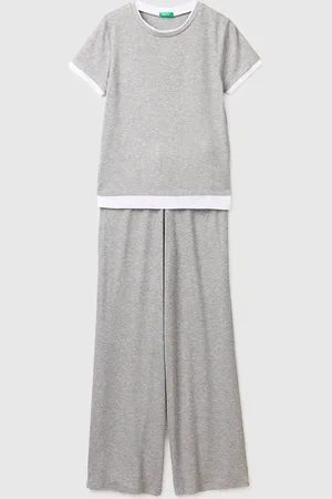benetton-pigiami-donna-385yyu.webp Benetton Donna Pigiami : Invernali, Estivi, Corti e Lunghi | FASHIOLA.it - immagine 1