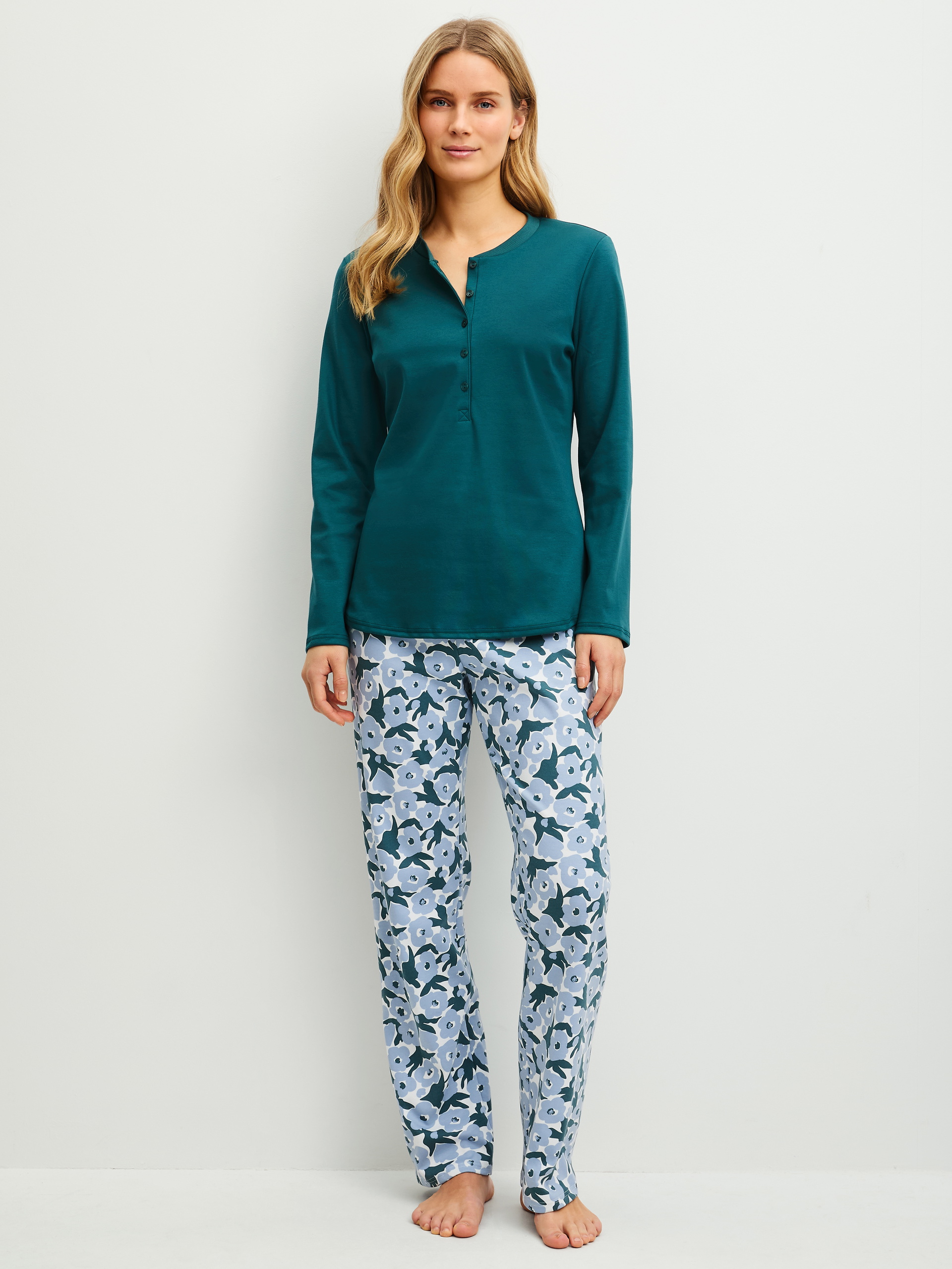 calida-pigiami-121ssv-1.jpg Pigiami da donna: Morbidi, comodi ed eleganti - immagine 1
