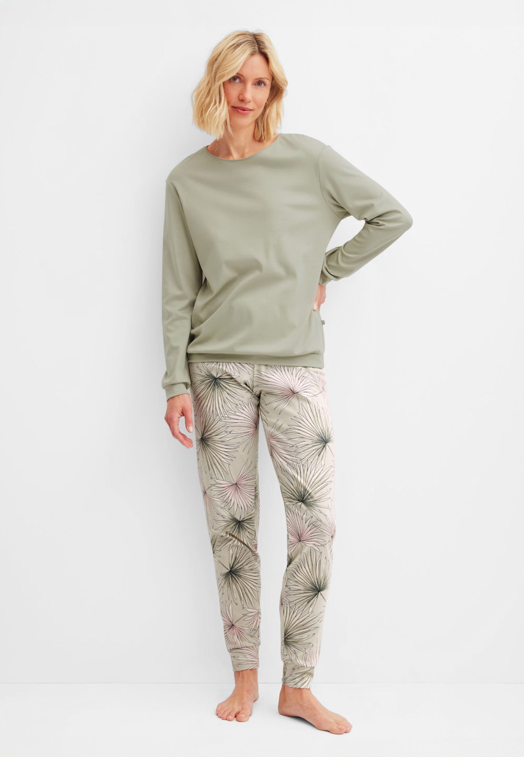calida-pigiami-532win-1.jpg CALIDA Pigiama Donna Lungo Swiss Cottone Estivo ART. 46453 42/44 / Verde - immagine 1