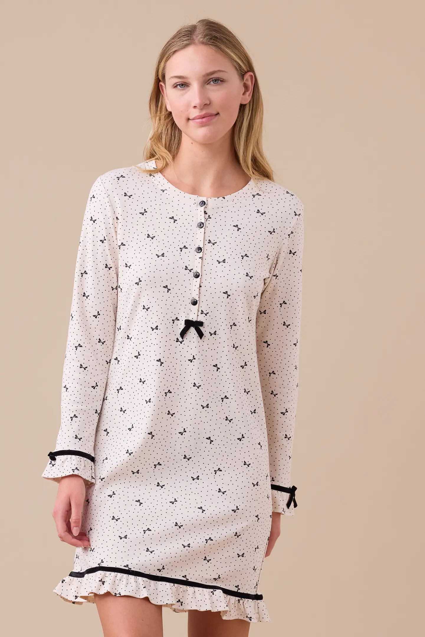 camicia-da-notte-547nsz.webp Camicia da notte donna caldo cotone articolo fiocco - immagine 1