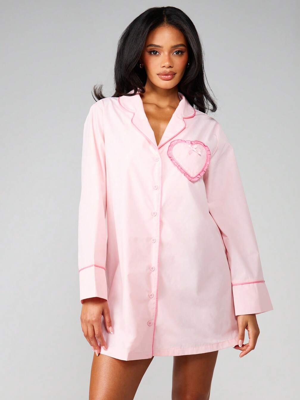 camicia-da-notte-bottoni-034jun-1.jpg MISSGUIDED Camicia da notte con bottoni e tasca a cuore a pois|MISSGUIDED - immagine 1