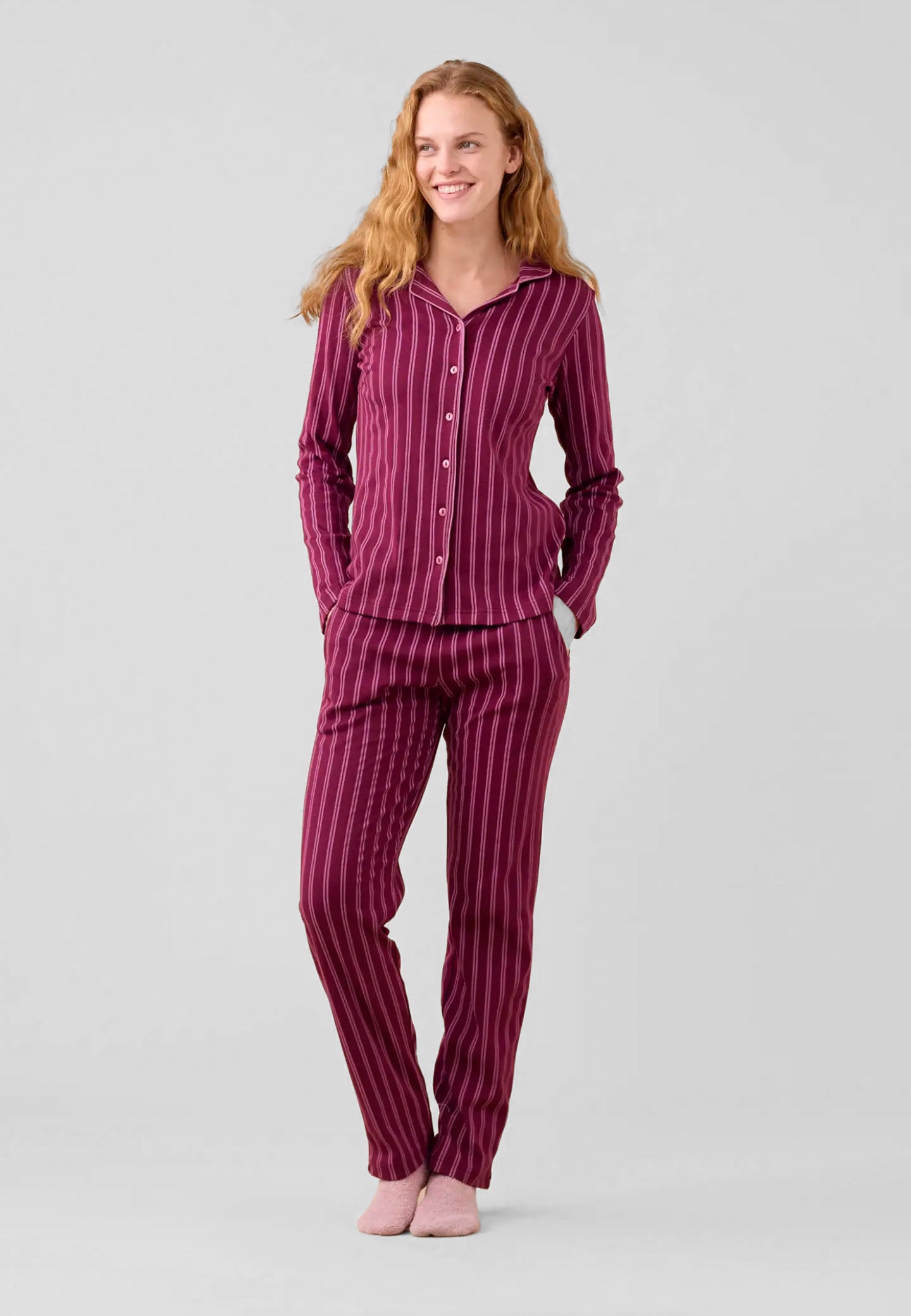 noi-di-notte-pigiama-donna-873ihc-1.jpg NOI DI NOTTE Pigiama Donna Lungo Aperto Cotone Felpato Taglio Uomo ART. FA009286 XS / Rosso - immagine 1