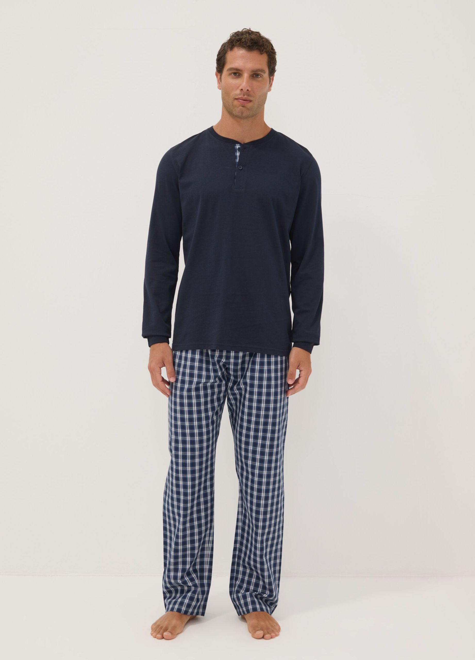 ovs-pigiami-uomo-563nzp-1.jpg Pigiami Lunghi e Corti da Uomo | OVS - immagine 1