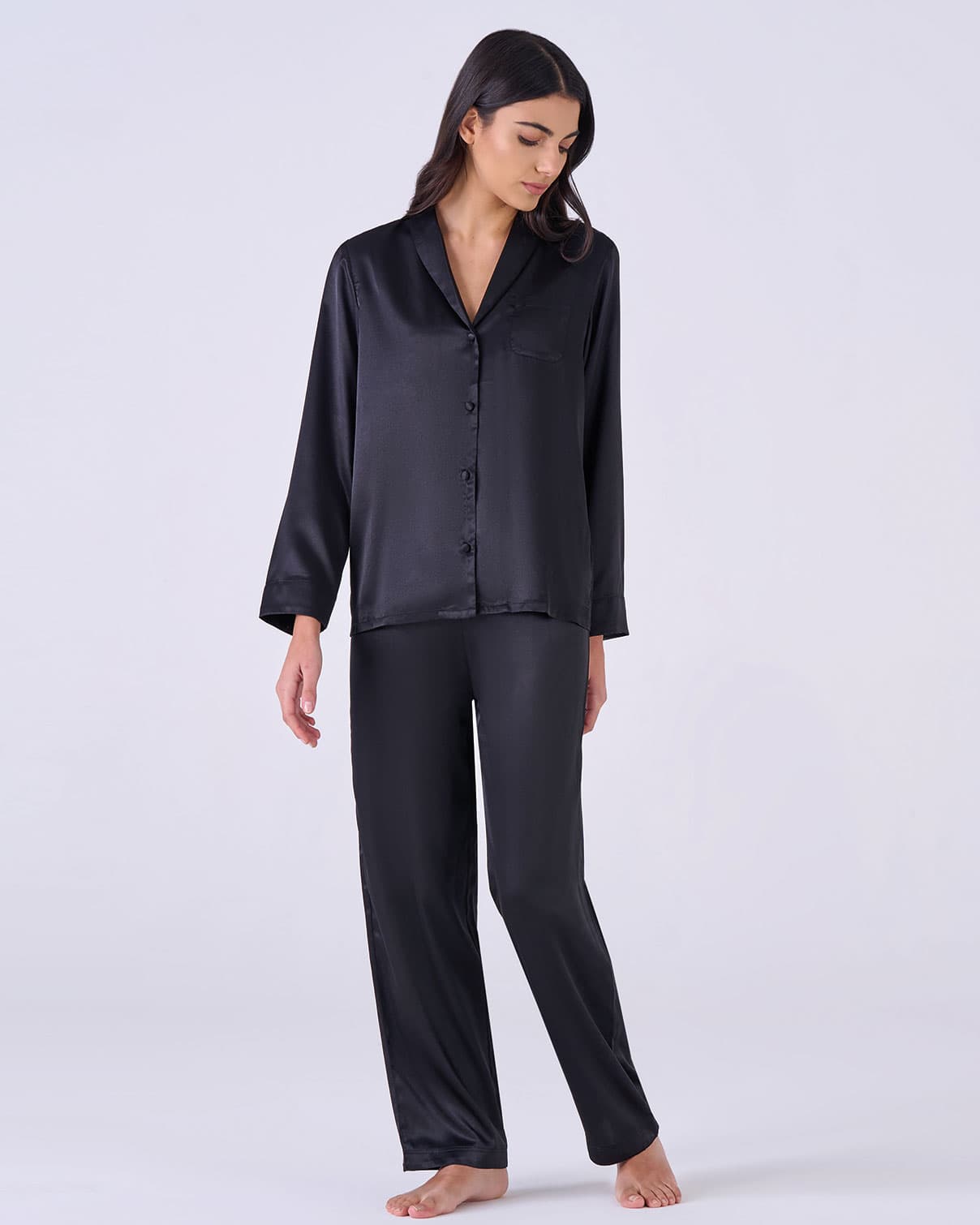 pigiama-donna-152ivw-1.jpg Pigiama donna aperto raso nero – pigiamiamoci - immagine 1