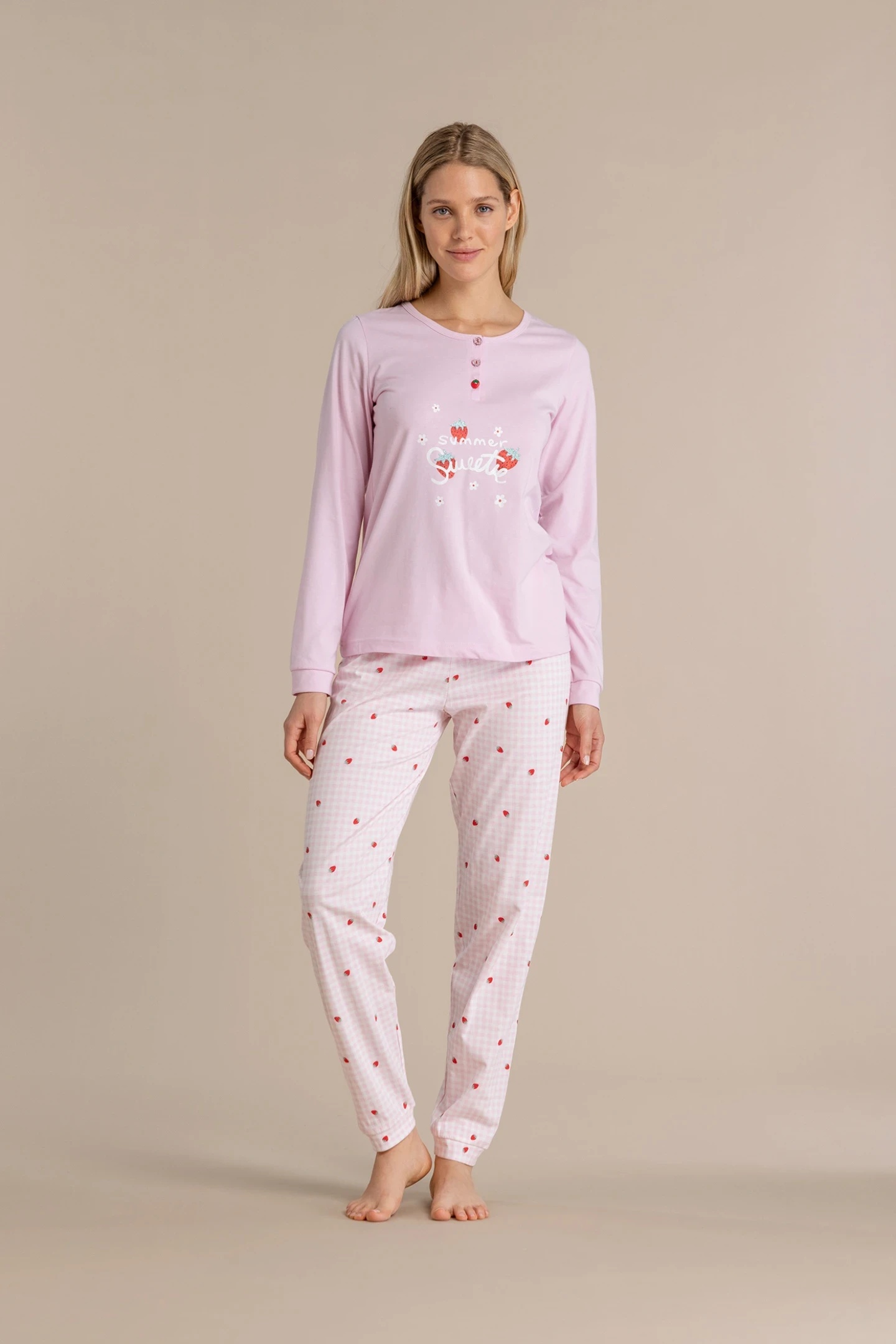 pigiama-donna-cotone-693rlh.webp Pigiama donna in cotone con maglia a manica lunga e pantalone lungo con stampa Noi di notte 9008 Falco Biancheria - immagine 1