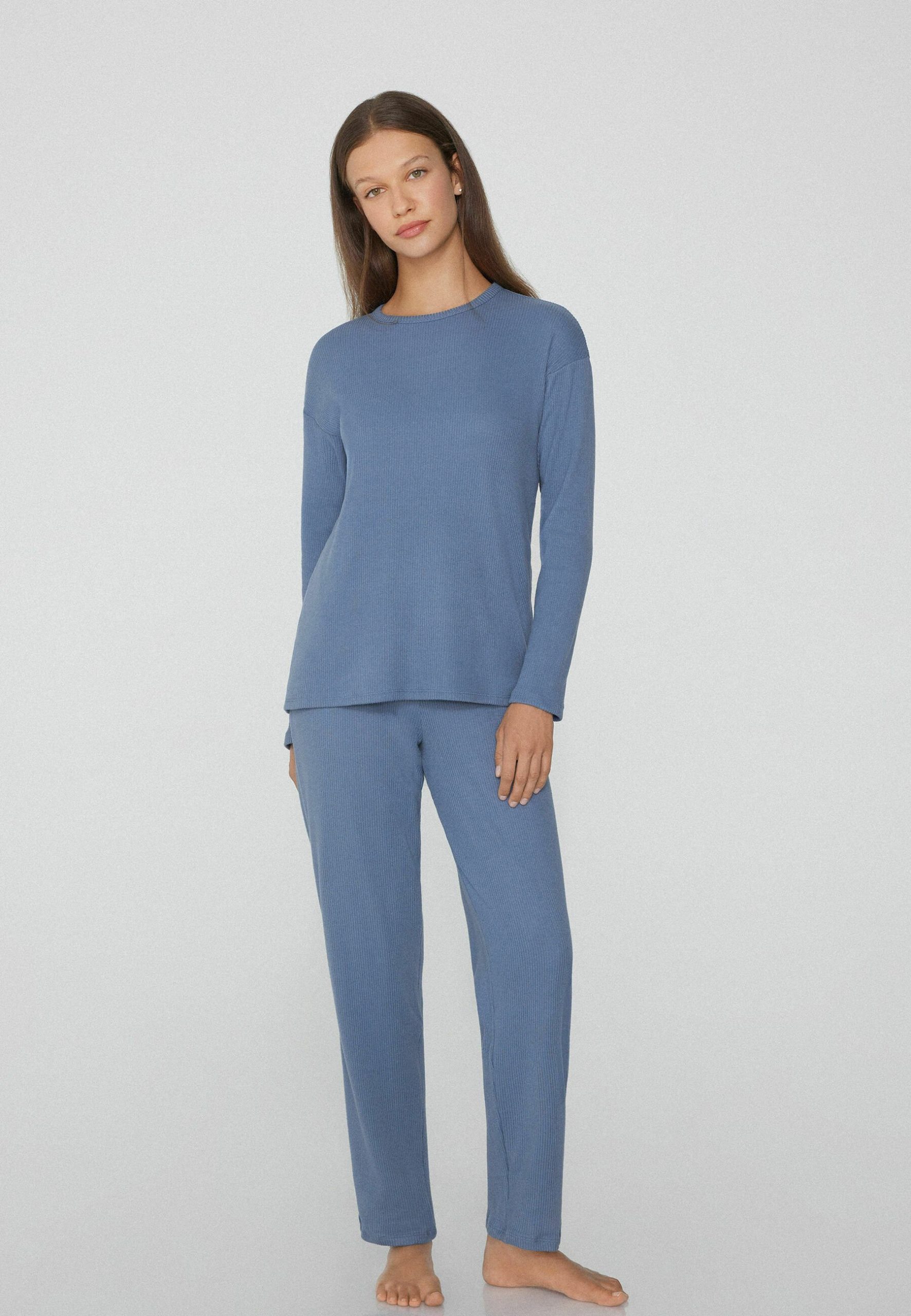 pigiama-donna-intimissimi-365fxo-1.jpg Intimissimi Micromodal Pyjamas Intimissimi Calzedonia Pigiami Nightwear Pigiami Donna Intimissimi Pigiama Micromodal Pigiama Donna Cotonella Caldo - immagine 1