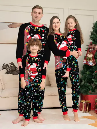 pigiama-natalizio-866pwt.webp Pigiama natalizio per la famiglia con stampa di luci di Babbo Natale nere e rosse set per le vacanze 2026 Milanoo.com - immagine 1