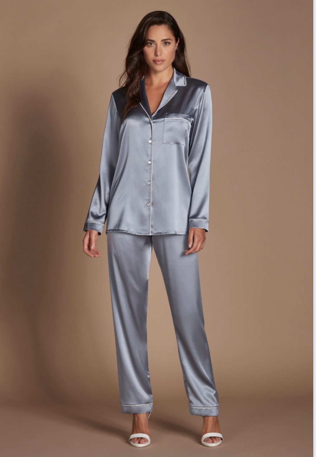 pigiama-seta-857dij-1.jpg Pigiama donna aperto in seta Amadine - immagine 1