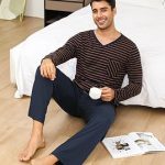 Demegimi Pigiama Uomo Lungo in Cotone Completo Due Pezzi Invernale con Maglia a Righe e Scollo a V Pantaloni con Tasche e Coulisse, Set Notte Caldo e Traspirante : Amazon.it: Moda