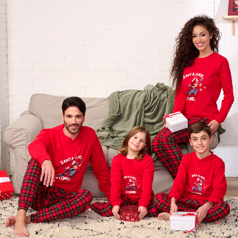 pigiami-natale-famiglia-943npj.png Pigiami Christmas Family di Oronero (Pigiami di Natale per tutta la famiglia) Intimo Altieri Shop - immagine 1
