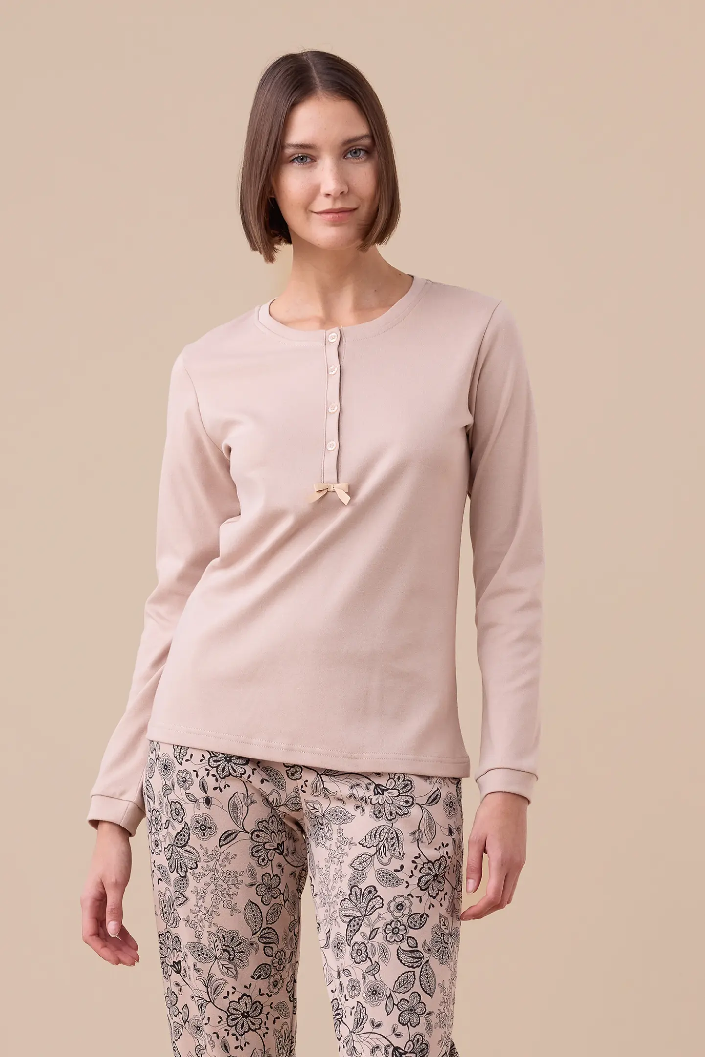 pigiami-noi-di-notte-194lit.webp Acquista online Noi Di Notte Pigiama Lungo FA9265AS Donna Caldo Cotone Colore Beige | Linea Blu Caserta - immagine 1