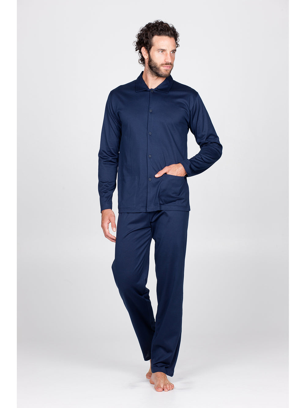 pigiami-uomo-885tpj-1.jpg Pigiama uomo Alpina aperto in pregiato jersey di cotone mercerizzato - immagine 1
