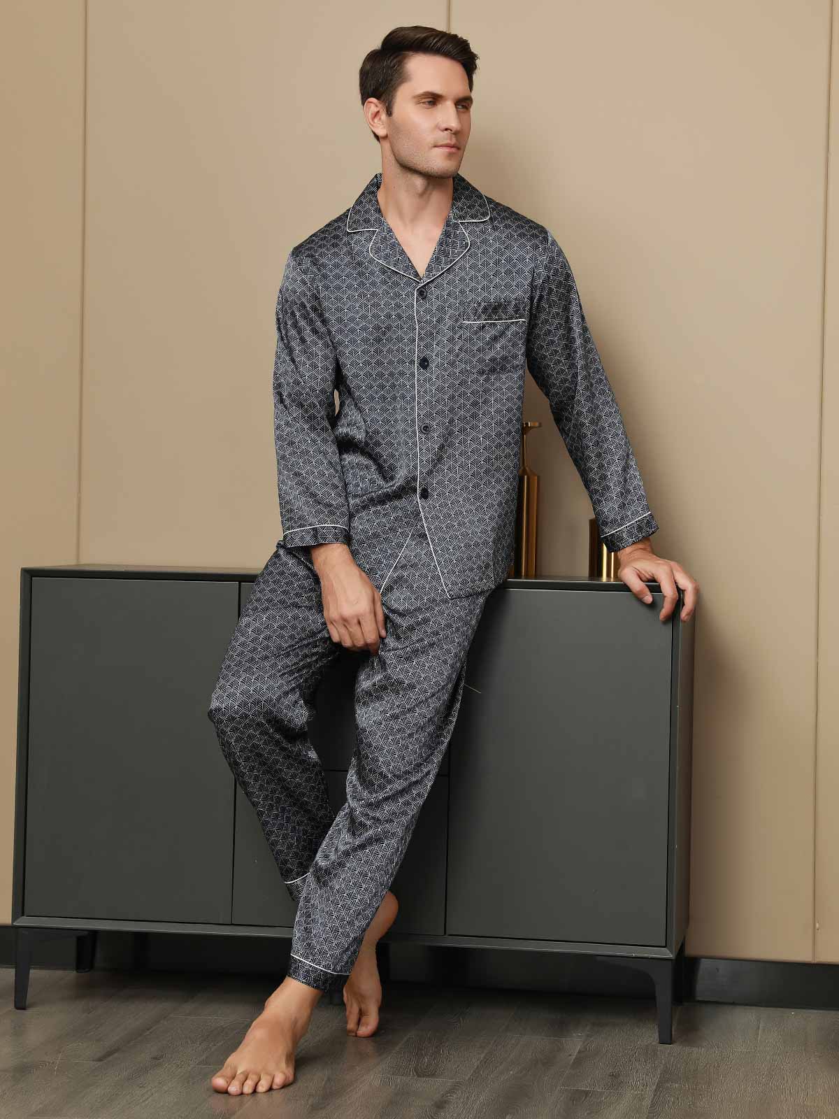 uomo-pigiama-300dkd-1.jpg Pigiama Uomo In Seta Pura Con Stampa Ginkgo Blu Navy Maniche Lunghe E - immagine 1