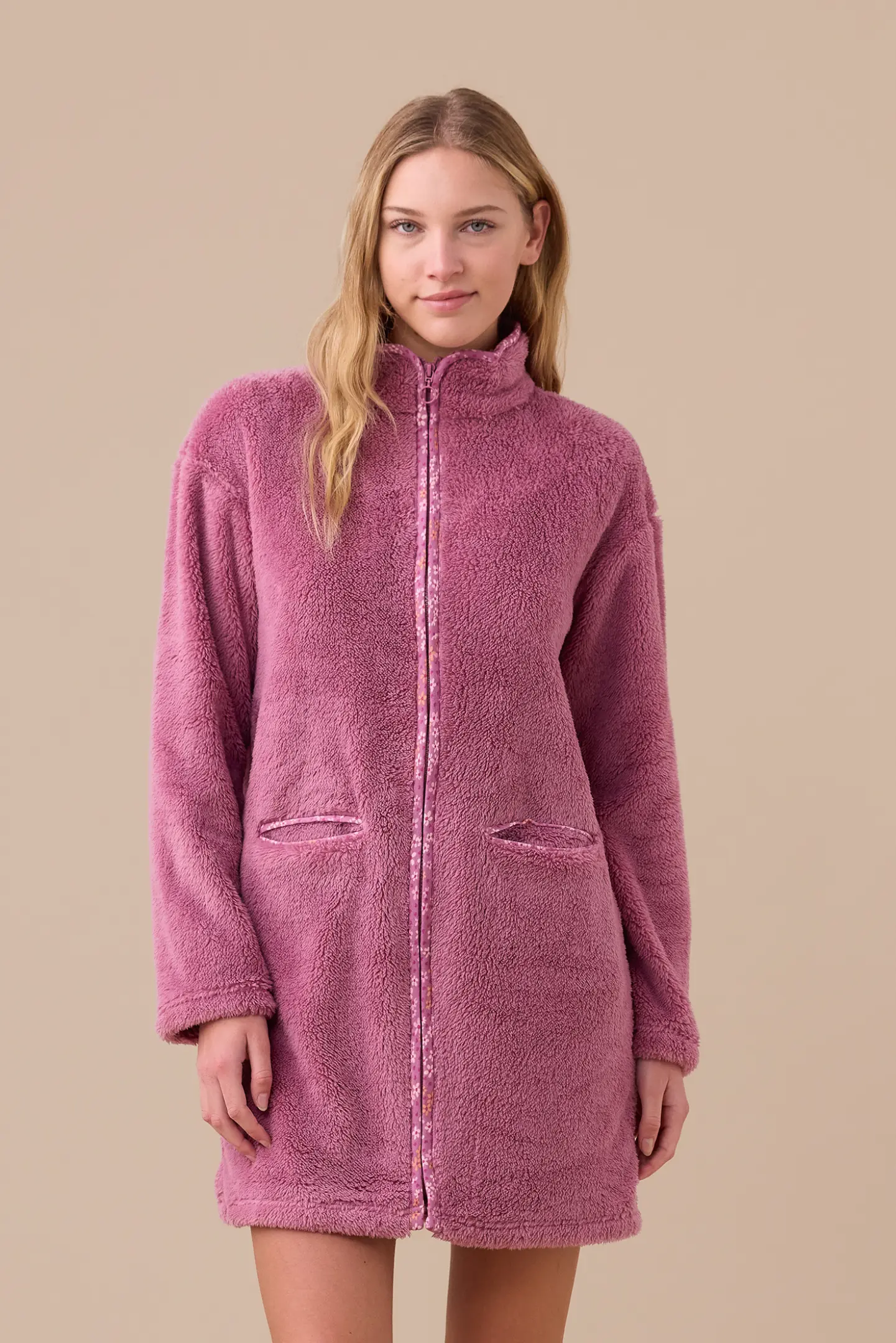 vestaglia-donna-pile-713miv.webp Vestaglia Pile Donna Con Cerniera VESTAGLIA DONNA IN MORBIDO PILE CON CERNIERA - immagine 1