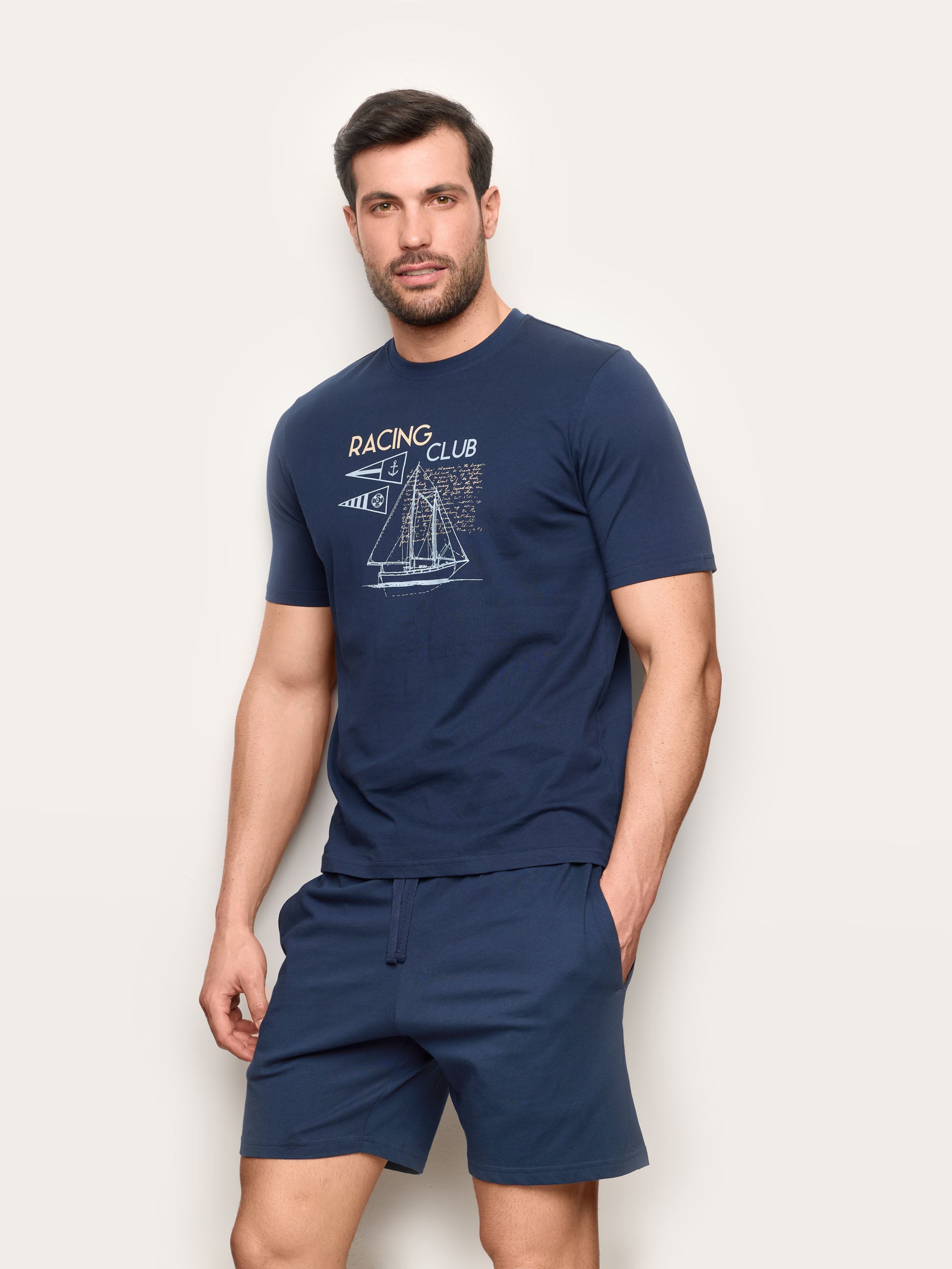 yamamay-pigiami-uomo-894zju-1.jpg Saldi pigiami e homewear uomo: scopri le offerte online | Yamamay - immagine 1